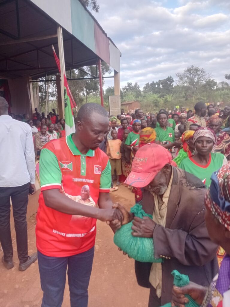 CNDD-FDD Party Distributes Food Aid to Impoverished in Matongo